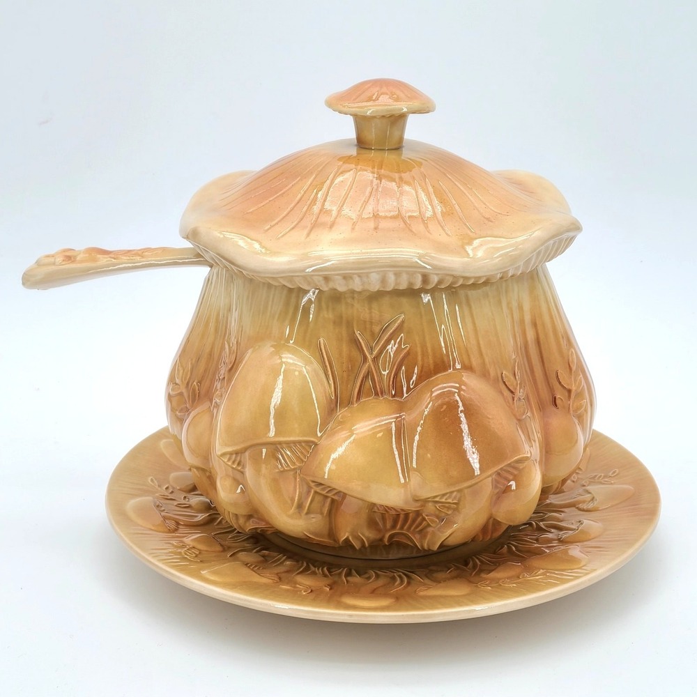 VTG MCM 70s Arnels Merry Mushroom Soup Tureen with Ladle and Underplate Set